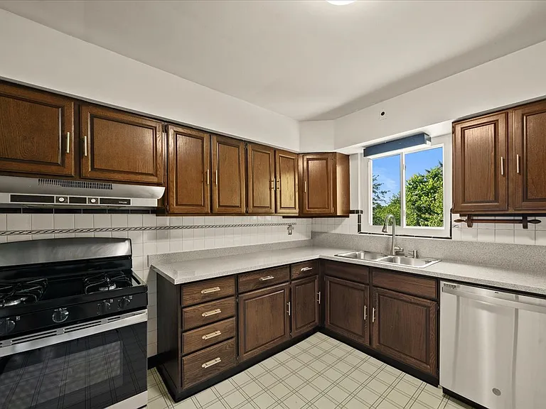 3151 Mozart Ave #2 — Photo 7