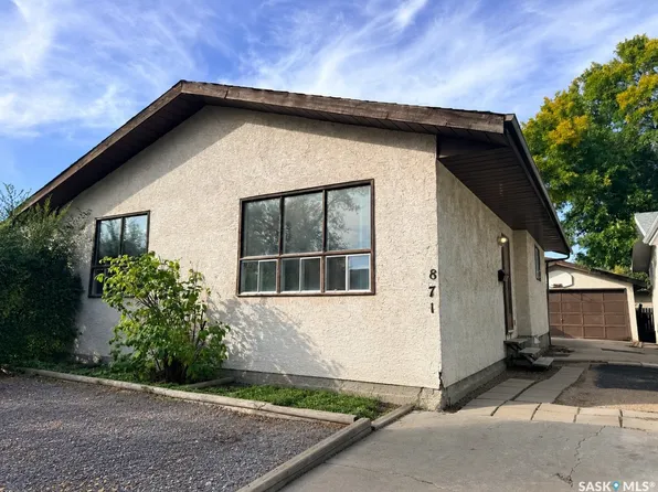 871 Morris Crescent N, Regina, SK S4X 2W4