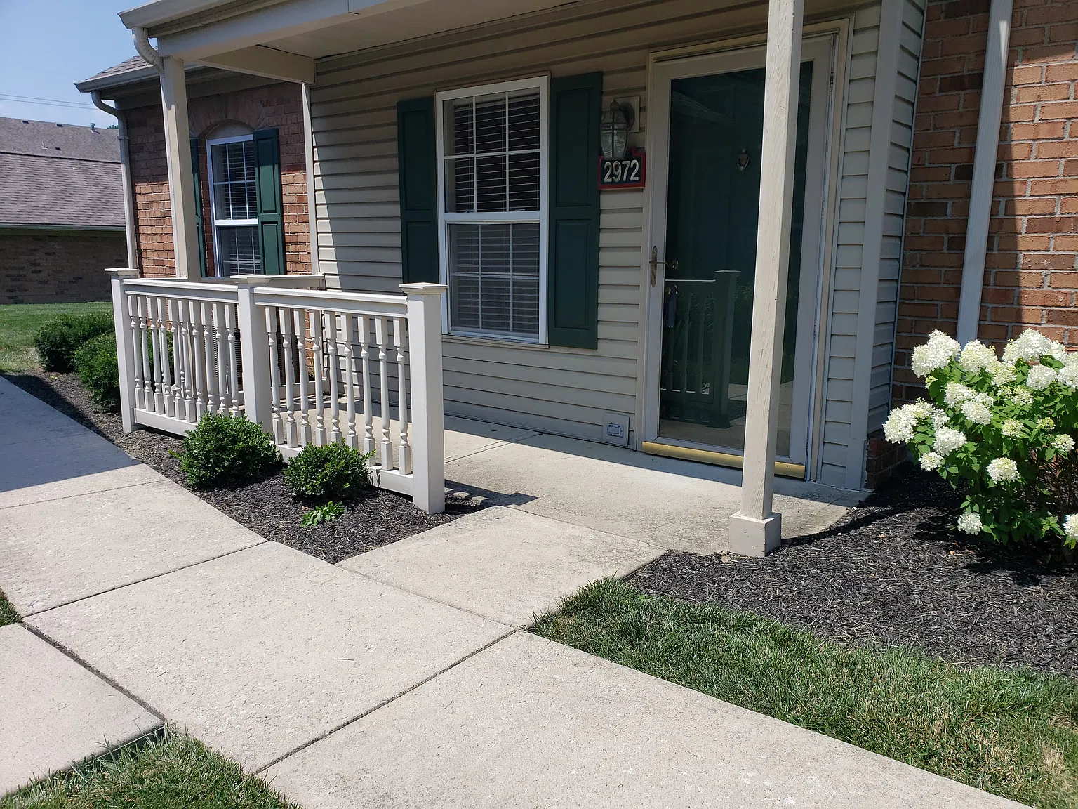 2 bed, 1.5 bath, 1041 sqft, $1,825 — Photo 3