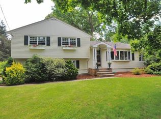 33 John Dow Ave, Waldwick, NJ 07463