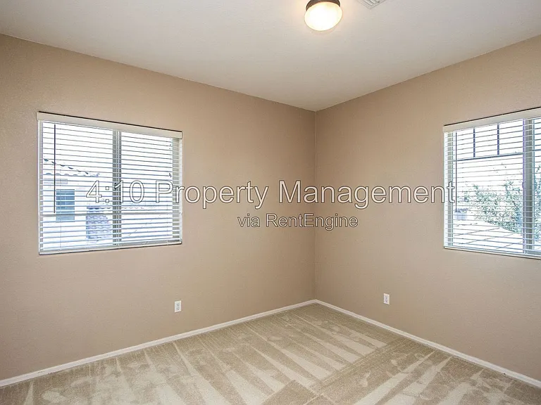 951 E Bellerive Pl — Photo 23