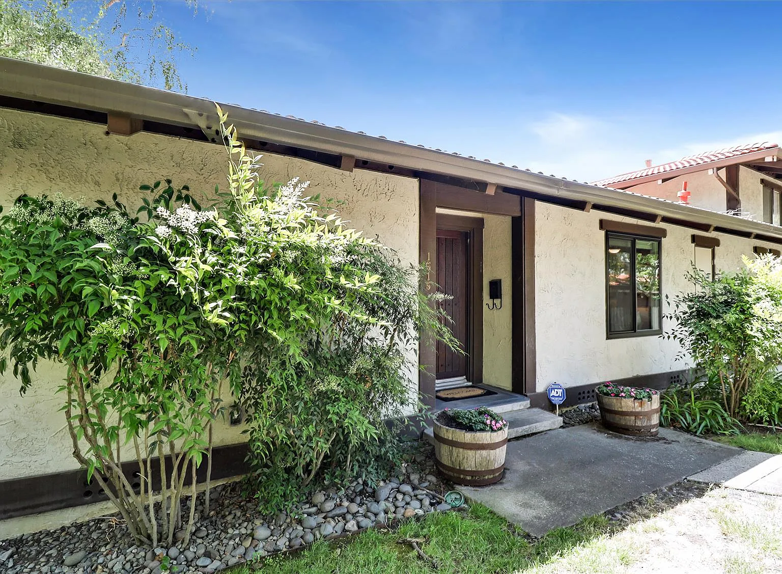 3 bed, 1428 sqft, $4,000 — Photo 1