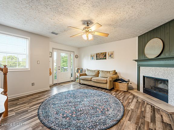 4th image of 934 Woodland Ridge Cir