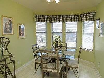 Dining Area feautes Beautiful Bay Window