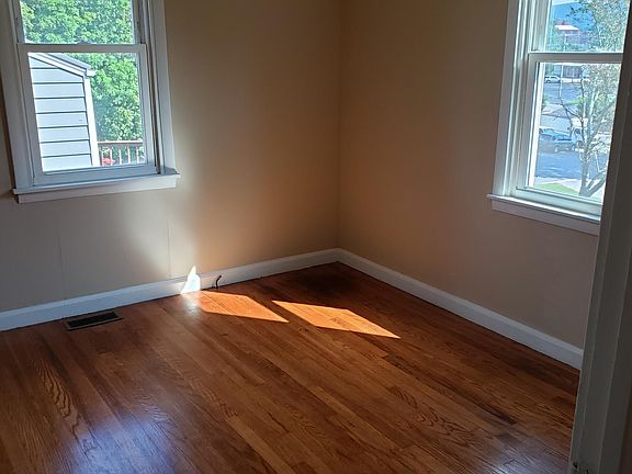 4th image of 1103 Johnson Ave
