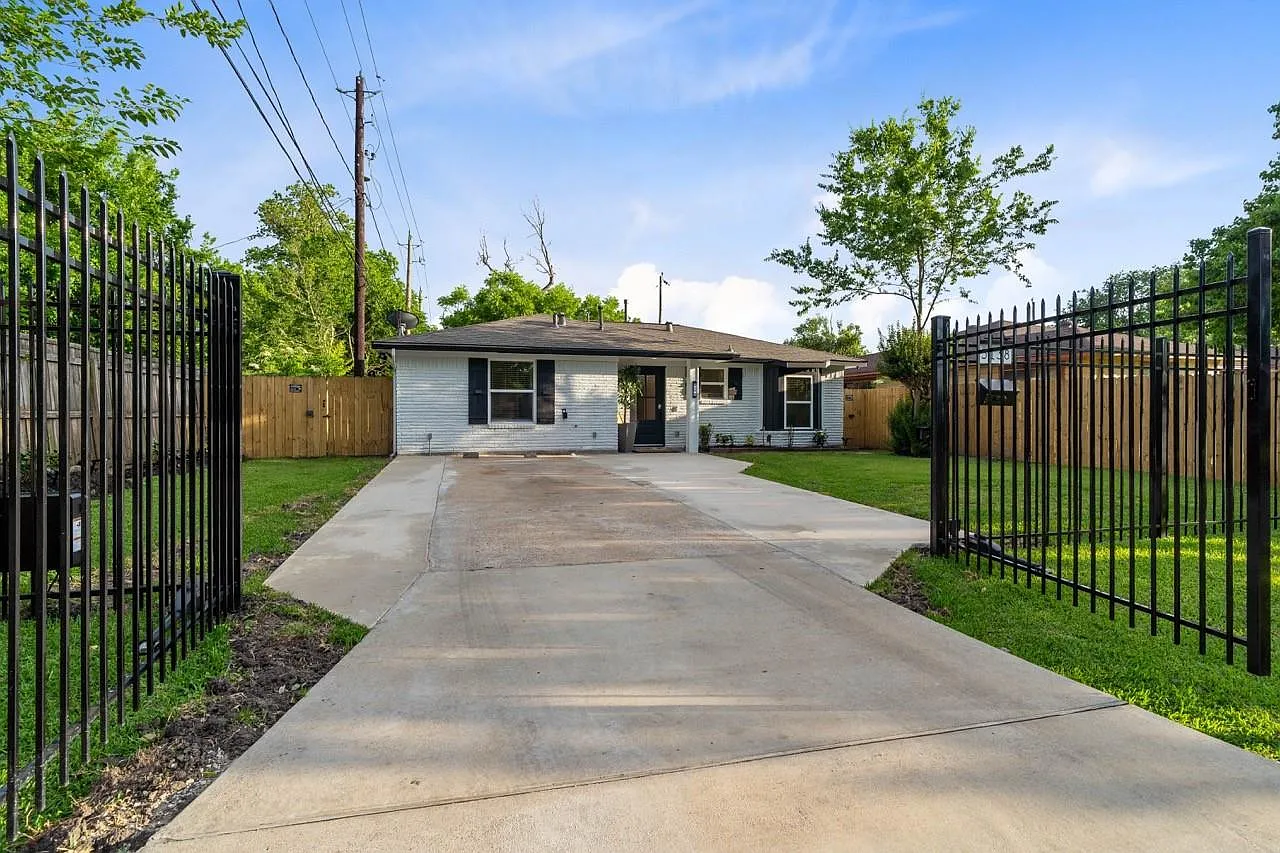 3 bed, 2.0 bath, 1091 sqft, $3,500 — Photo 4