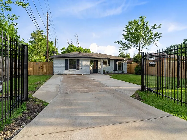 3138 Sunbeam St — Photo 4