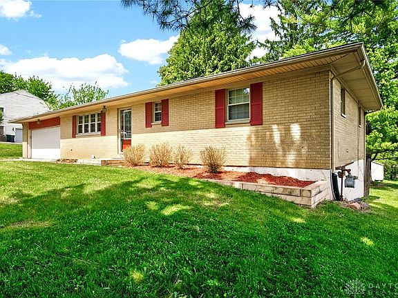 2nd image of 3598 Roselawn Dr