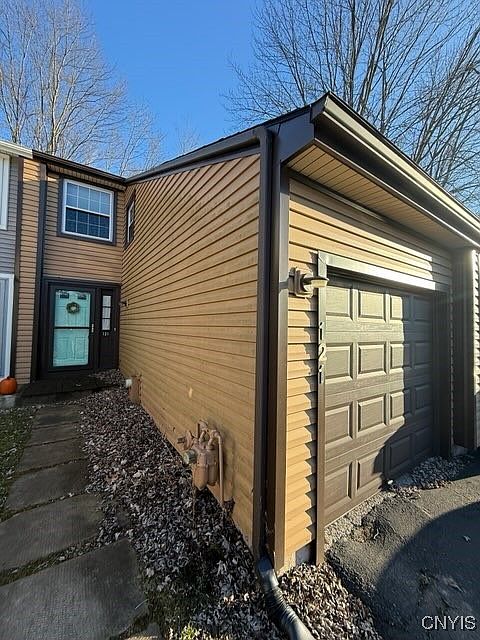 1st image of 121 Softwind Cir