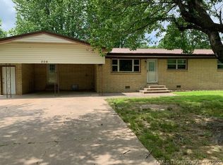 506 6th Ave, Warner, OK 74469