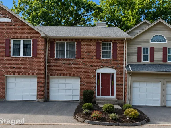 102 Crown Ridge #102, Newington, CT 06111
