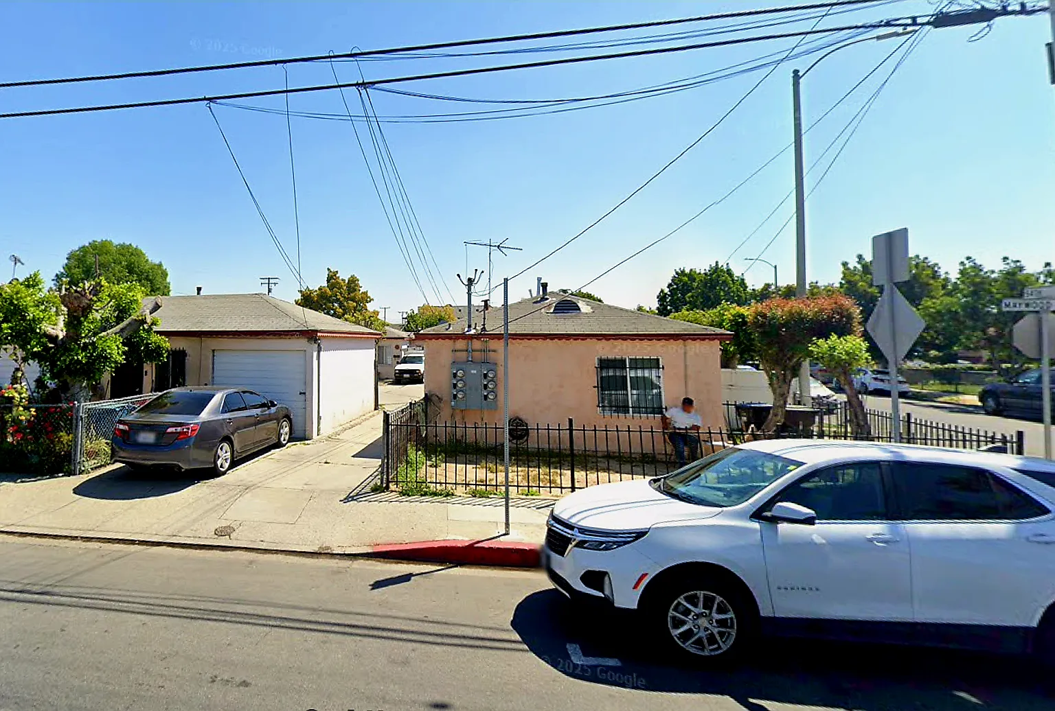 E 54th St, Maywood — Photo 2