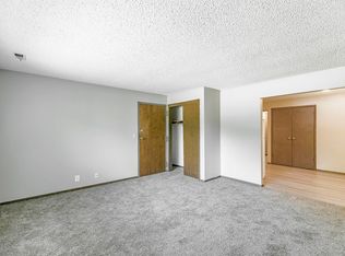 438 S 27th St APT 1, Lincoln, NE 68510