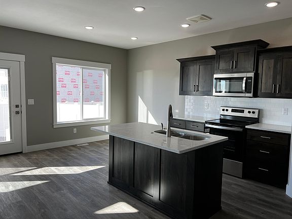 5th image of 10649 N 36th St E