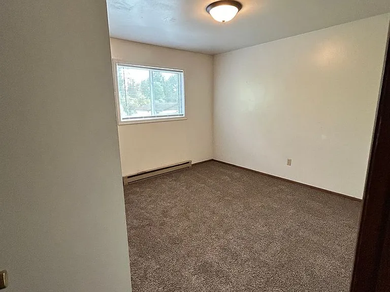 1816 Bloedel Ave — Photo 5