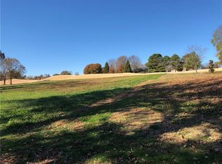 2638 Birdie Ln NE, Conover, NC 28613