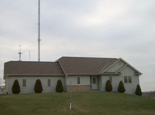 N6681 Weber View Dr, Iron Ridge, WI 53035