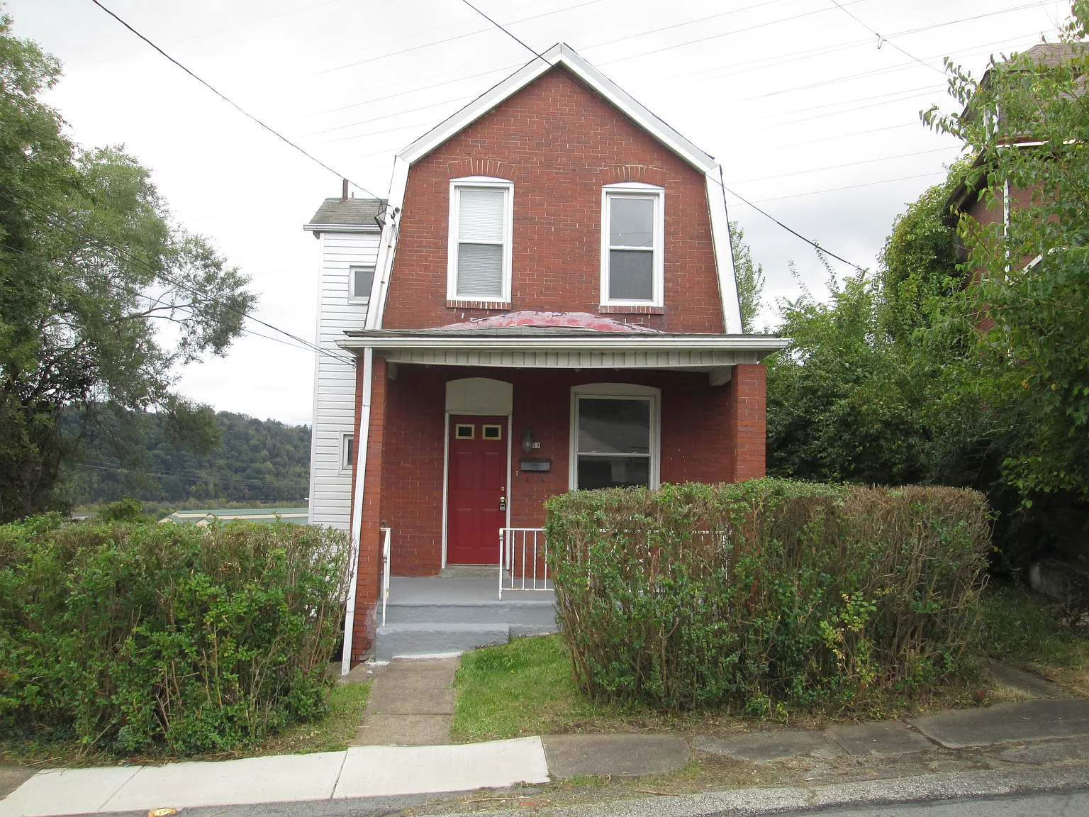 2 bed, 1.5 bath, 1619 sqft, $1,000 — Photo 1