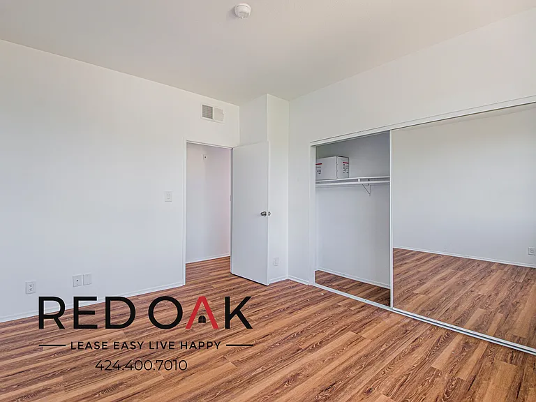 7370 Hawthorn Ave #301 — Photo 15