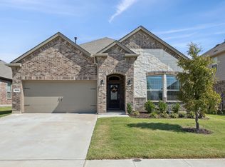 3212 Brady Starr Dr, Aubrey, TX 76227