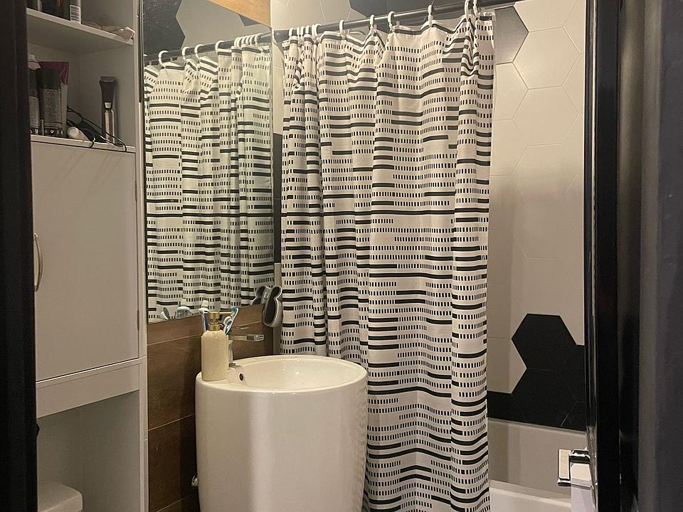 2nd image of 698 Eastern Pkwy #1C