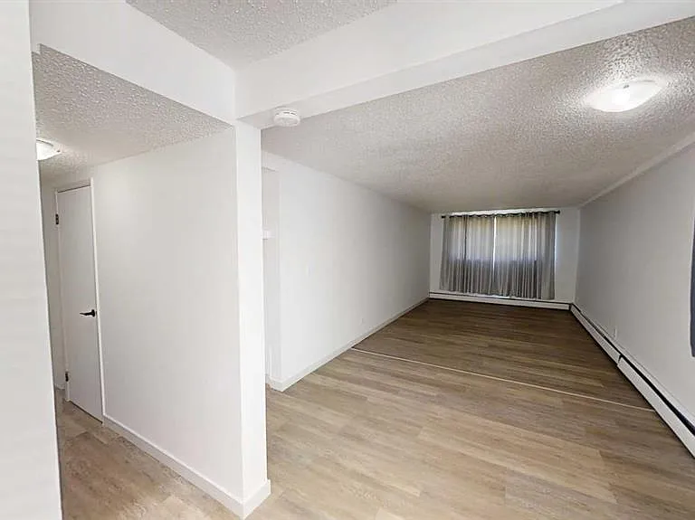 9515 100th Ave #101 — Photo 4