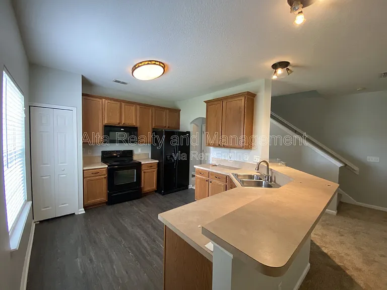 8692 Tower Falls Dr — Photo 5