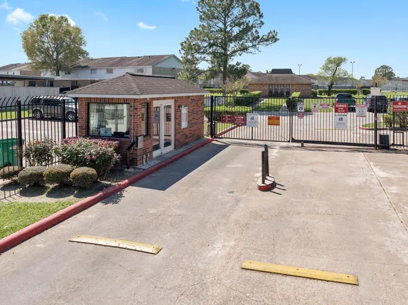 7009 Chasewood Dr, Missouri City, TX 77489