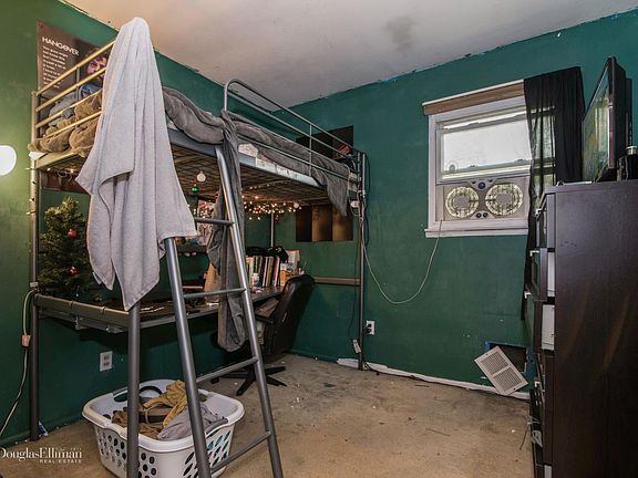 5th image of 2102 Race Ave