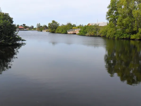 3601 Embers Pkwy W, Cape Coral, FL 33993