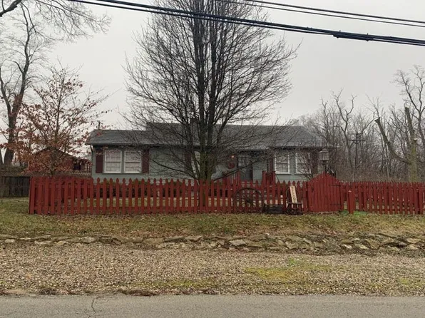 104 N Elm St, Farmersville, OH 45325