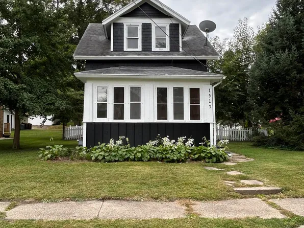 1519 Jackson St, Rockford, IL 61107