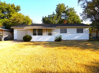 403 NW Greenmeadow Dr, Lawton, OK 73507