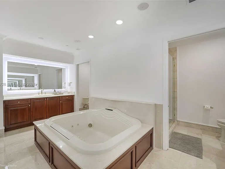 3400 SW 27th Ave #2202 — Photo 15