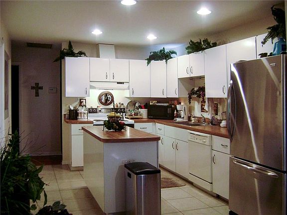 4th image of 1539 30th Ave