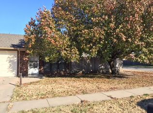 2266 S White Oak Dr, Wichita, KS 67207