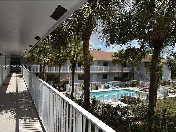 3rd image of 1401 NE 53rd St APT 212