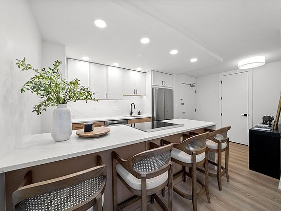 2nd image of 88 W Schiller St APT 1801