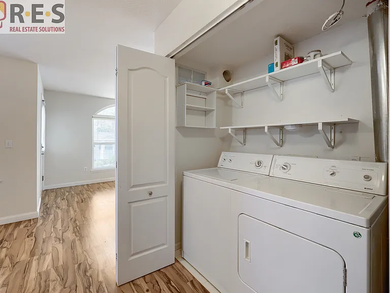 1631 S Deframe St #B8 — Photo 4