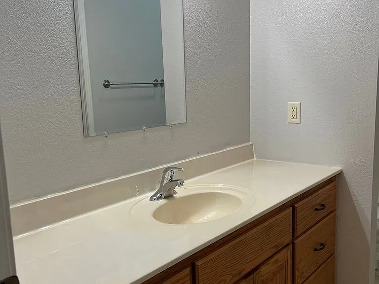630 N Sunset Ave — Photo 19