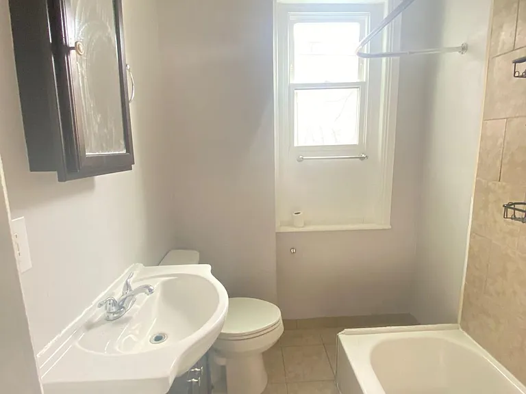 1332 N Hobart St — Photo 20