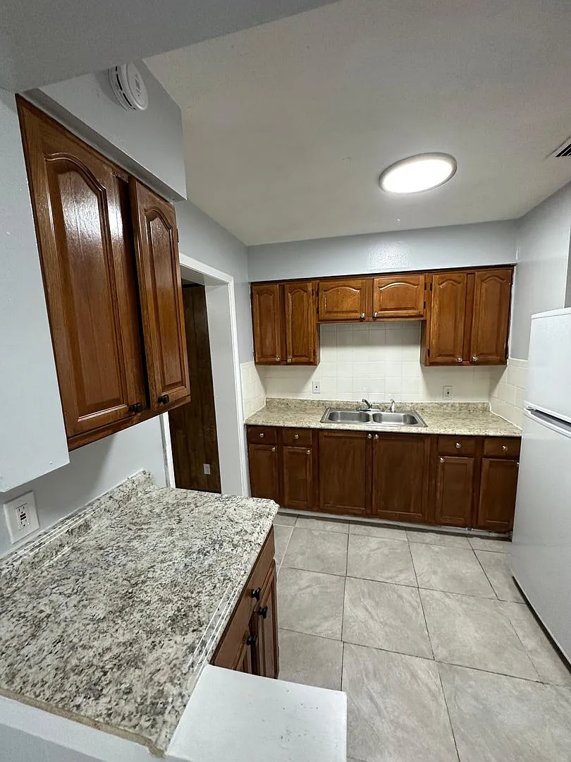 Fully Renovated 3/2 Available for Immediate Rent! — Photo 2