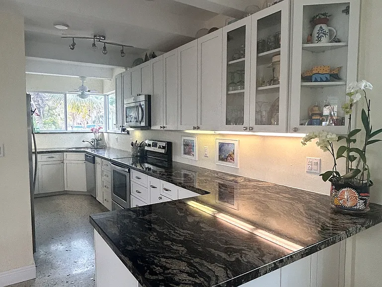 64 Seagate Blvd — Photo 13