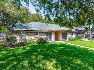 105 Robinwood Ln, Azle, TX 76020