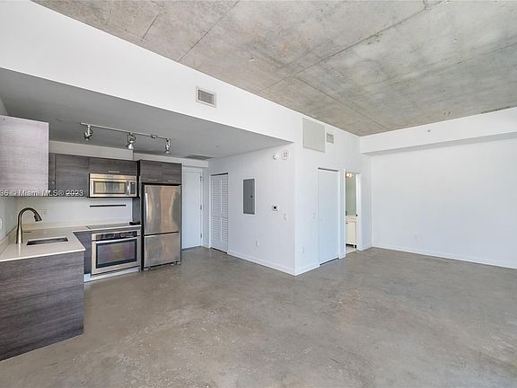 2nd image of 151 SE 1st St APT 909