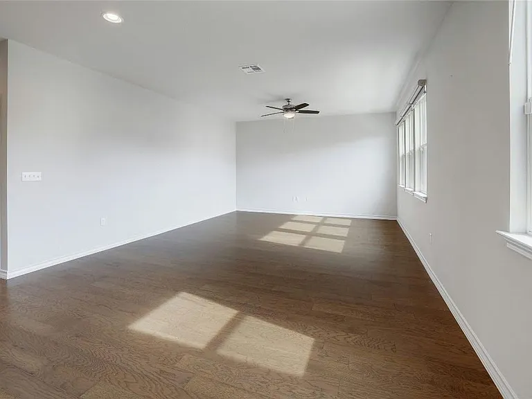 15801 Crissom Ln #17 — Photo 10