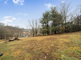 2651 Radebaugh Rd, Jeannette, PA 15644