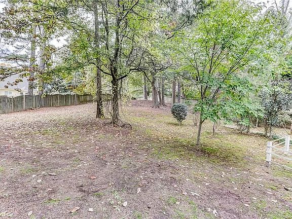 5th image of 3539 Estates Landing Dr NW