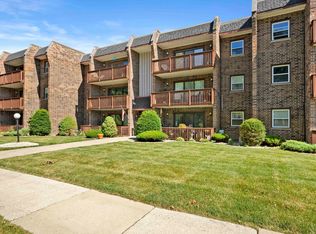 3710 215th St APT 203, Matteson, IL