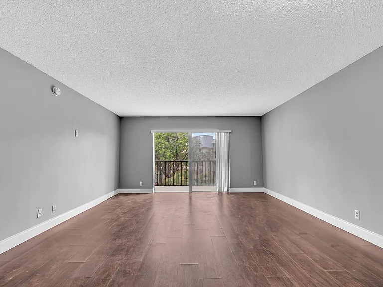 5961 N Falls Circle Dr #309 — Photo 39